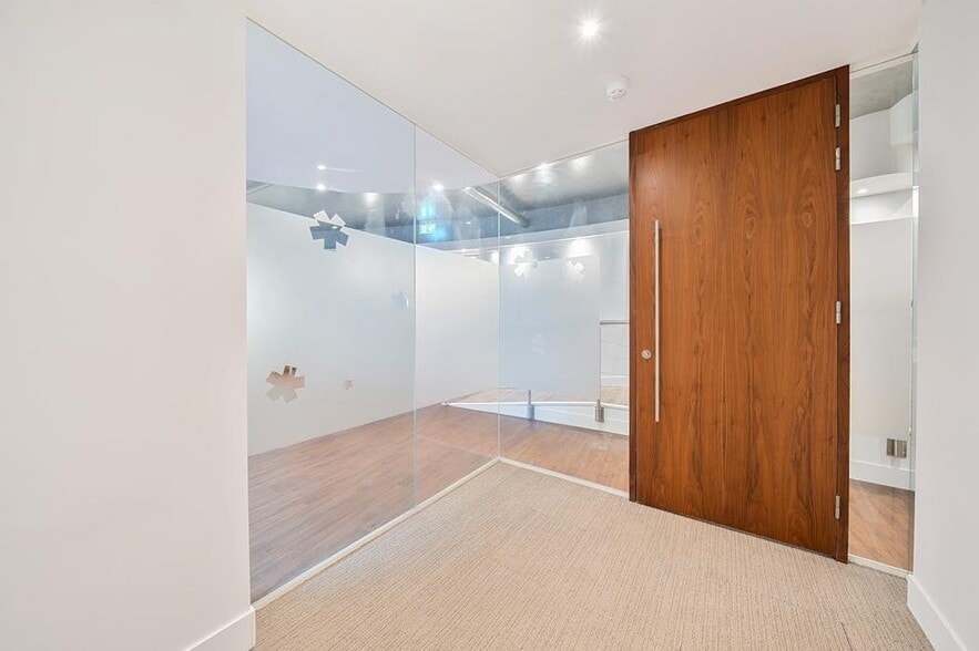 11-13 Charterhouse Buildings, London for sale - Building Photo - Image 3 of 24