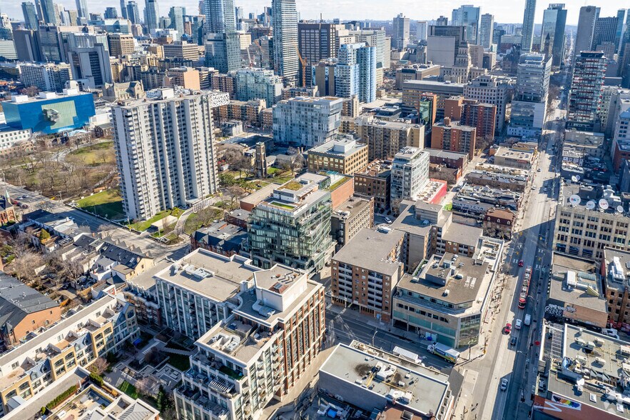 172 John St, Toronto, ON à louer - Aérien - Image 2 de 7
