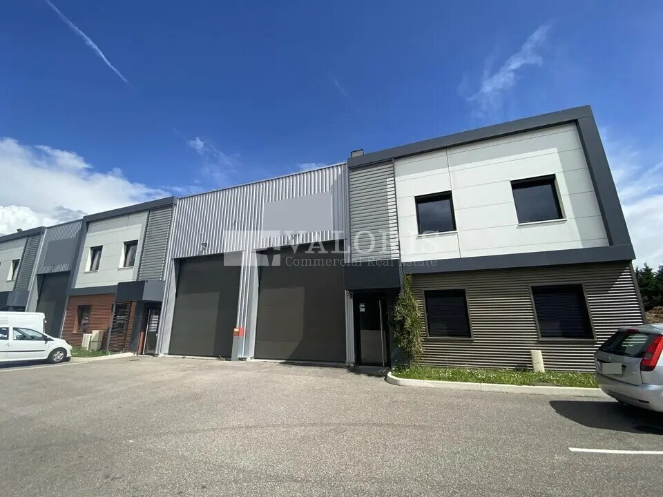 Flex in Saint-Priest for lease Building Photo- Image 1 of 14