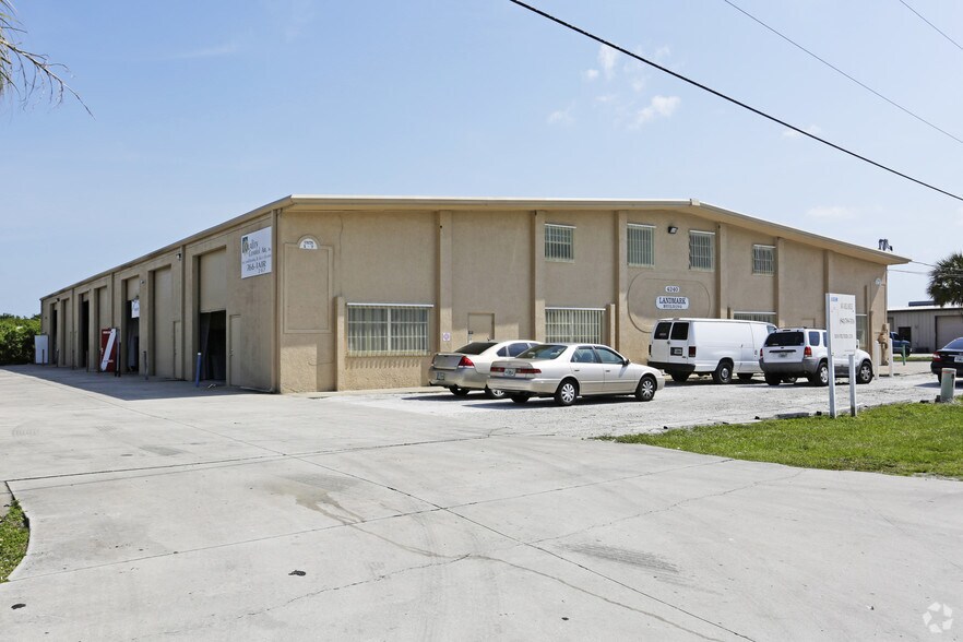 4240 James St, Port Charlotte, FL for lease - Building Photo - Image 3 of 4