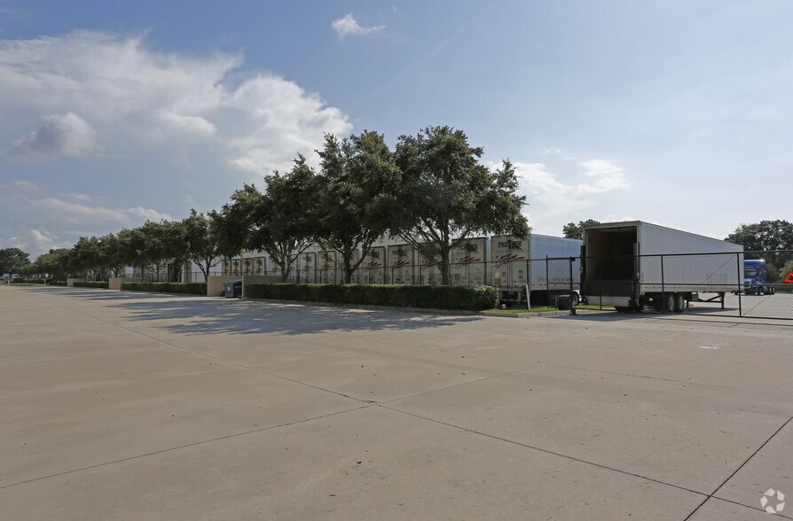4040 S Pipkin Rd, Lakeland, FL à louer - Photo du bâtiment - Image 2 de 5