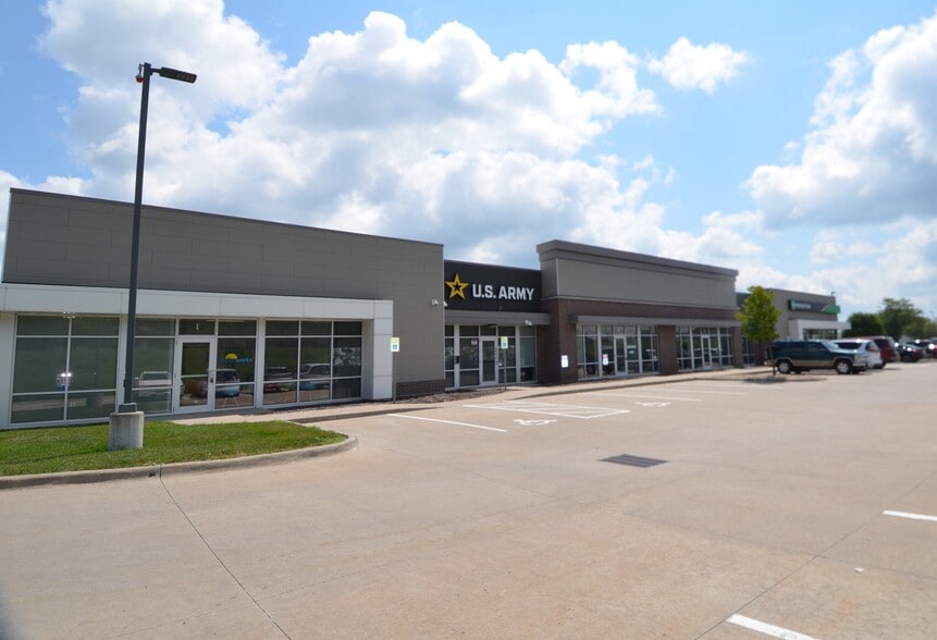 1275 W Highway 1, Iowa City, IA for lease - Building Photo - Image 2 of 9