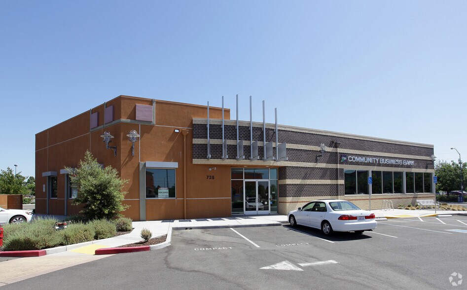 Riverpoint Cir, West Sacramento, CA à louer - Photo du bâtiment - Image 2 de 14