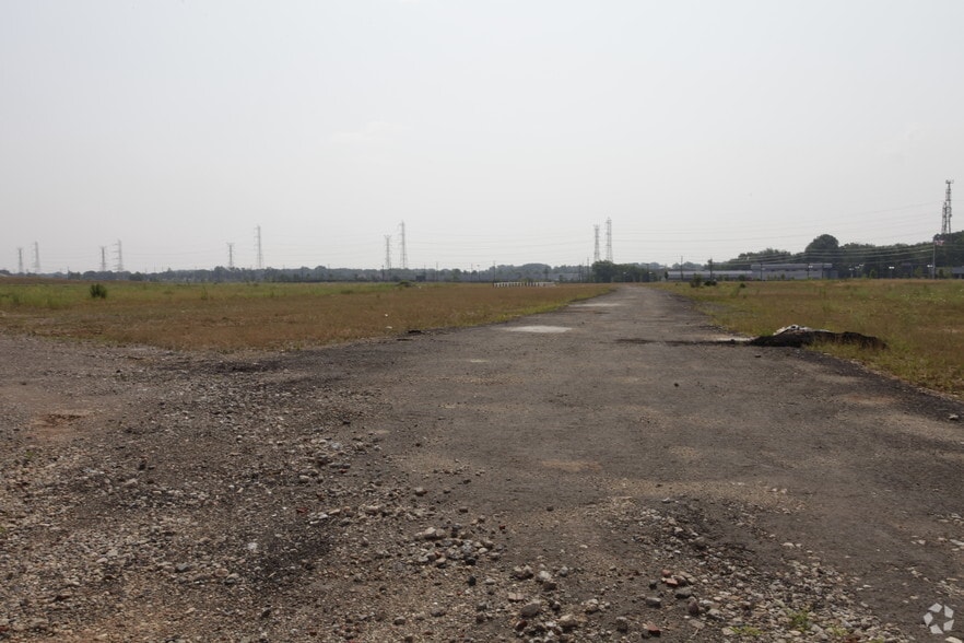 939 RT 1, Edison, NJ for lease - Building Photo - Image 2 of 14