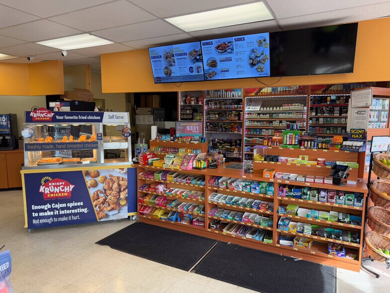 2141 Crystal Grove Dr, Lakeland, FL à vendre - Photo du bâtiment - Image 2 de 6