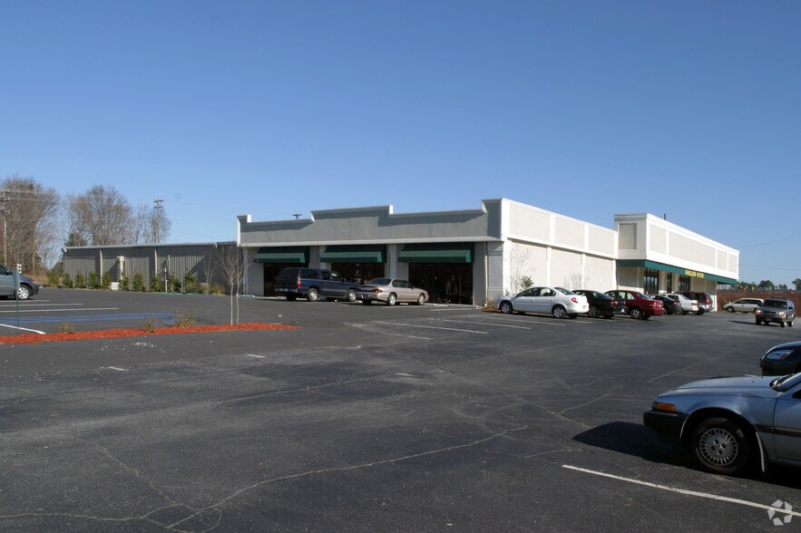445 S Blackstock Rd, Spartanburg, SC à louer - Photo du bâtiment - Image 2 de 15
