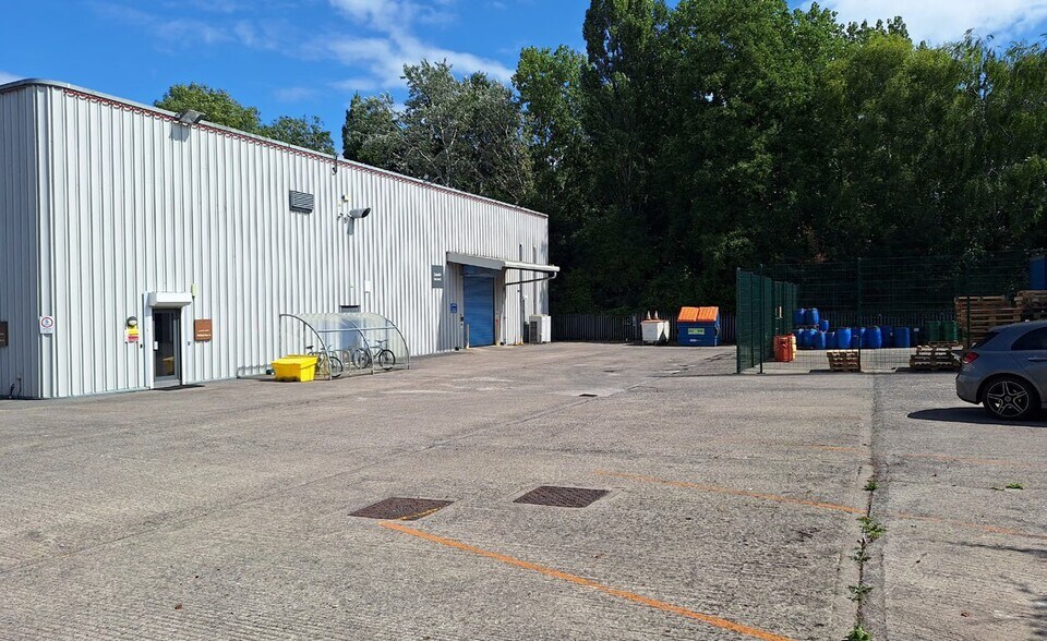 Western Dr, Bristol à louer - Photo du bâtiment - Image 2 de 7