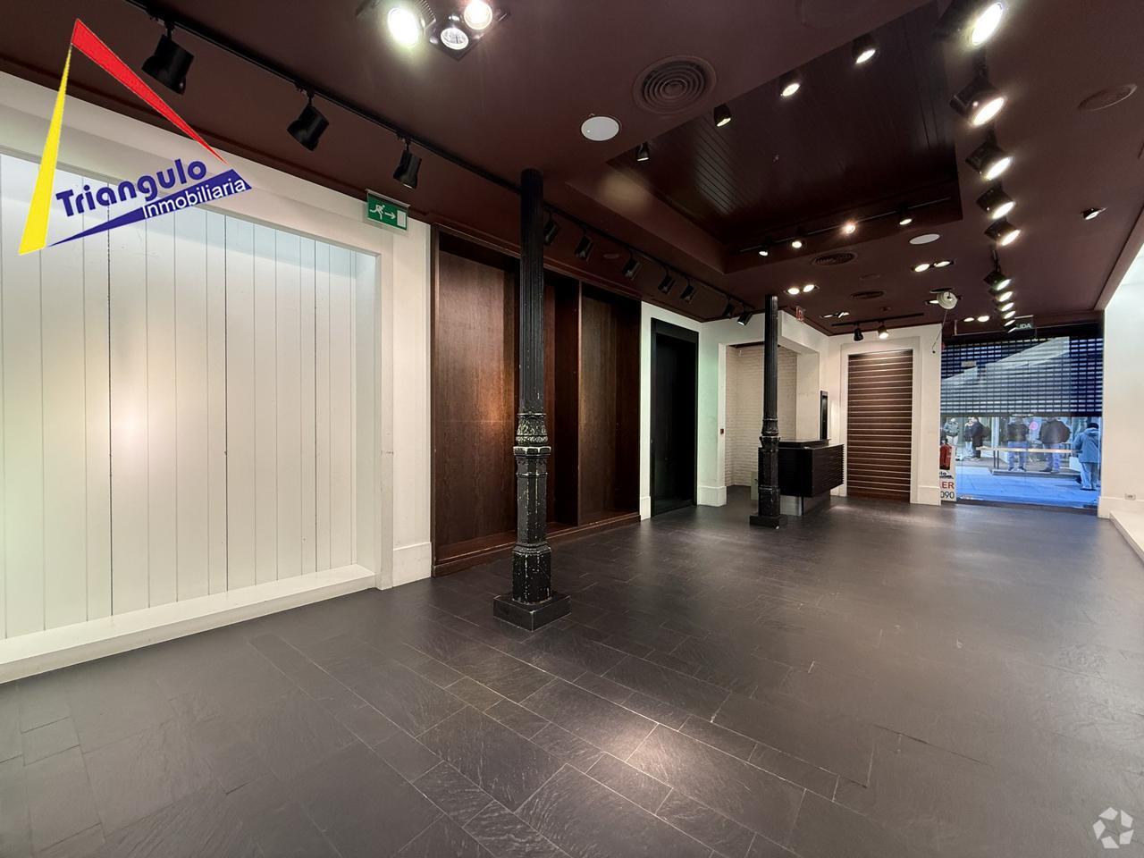 Retail in Segovia, Segovia for lease Interior Photo- Image 1 of 7