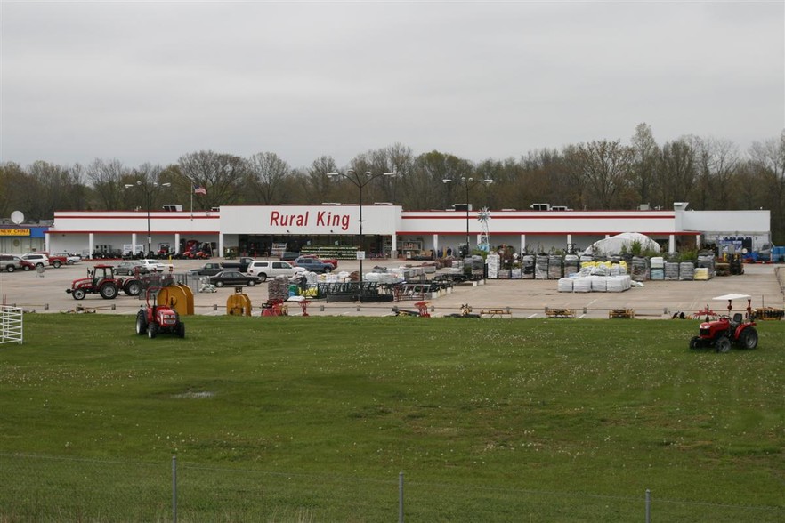 550 E Industrial Park Rd, Murphysboro, IL for lease - Building Photo - Image 1 of 1