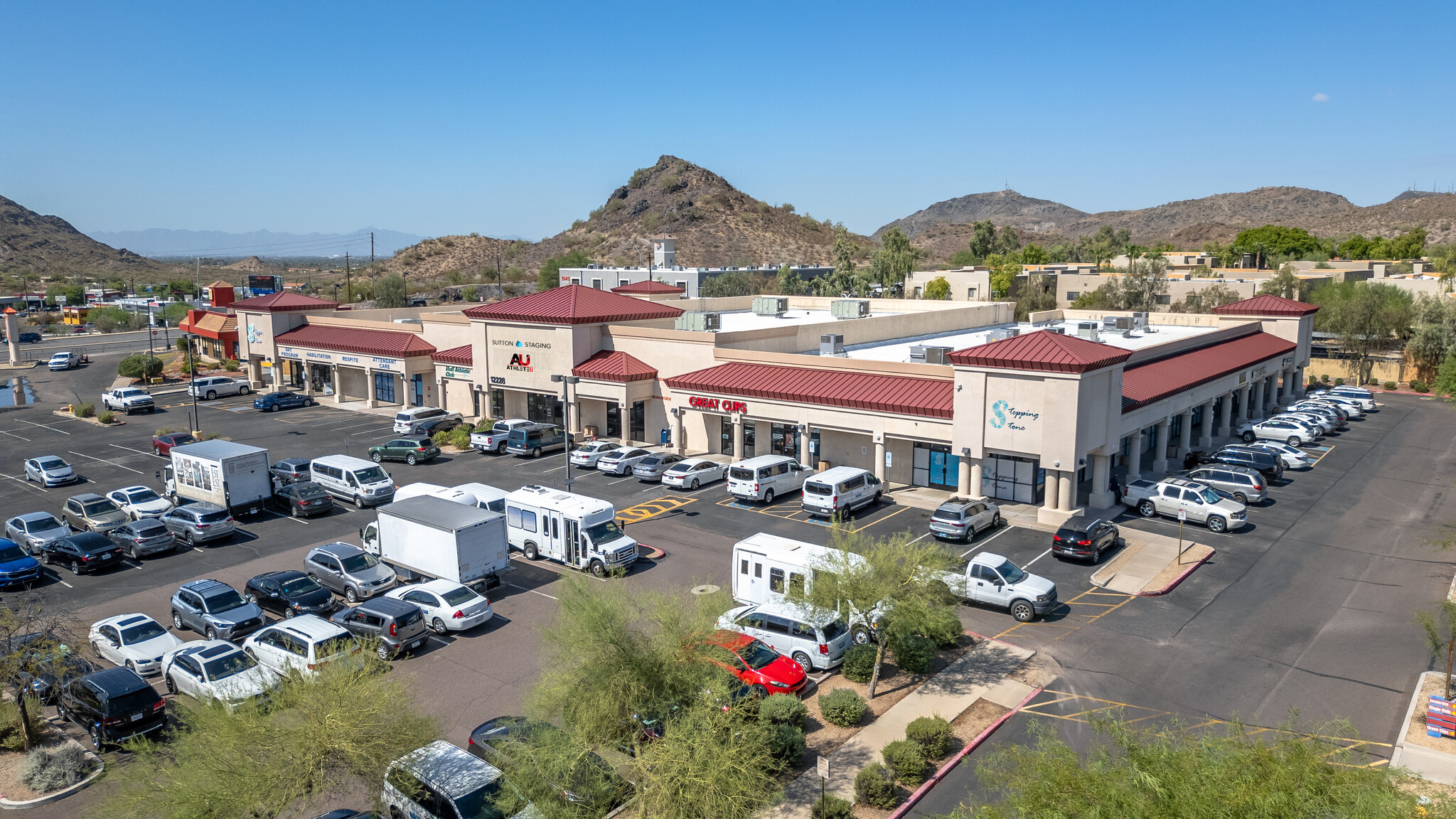 12228 N Cave Creek Rd, Phoenix, AZ à louer Photo du bâtiment- Image 1 de 9