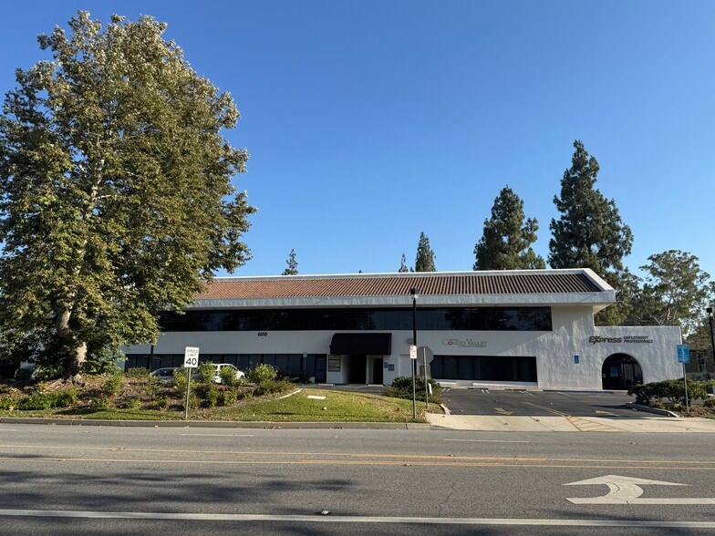 600 Hampshire Rd, Westlake Village, CA for lease - Building Photo - Image 2 of 9