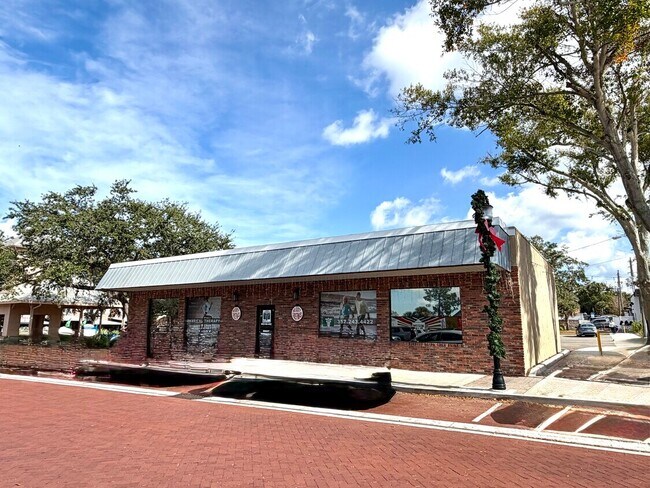 Plus de détails pour 627 8th St, Clermont, FL - Médical à louer