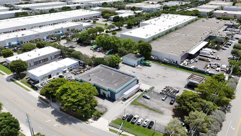 2779 NW 112th Ave, Doral, FL for lease - Building Photo - Image 1 of 12