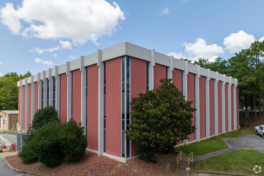 The Offices at 200 - Office/Flex Space, Birmingham, AL à louer - Photo du bâtiment - Image 2 de 19