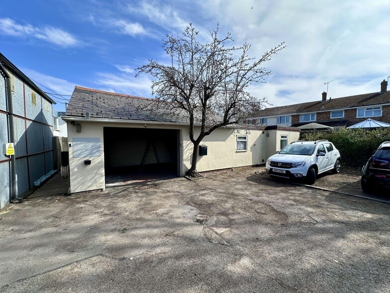 31 Stoke Rd, Aylesbury for lease - Building Photo - Image 1 of 6