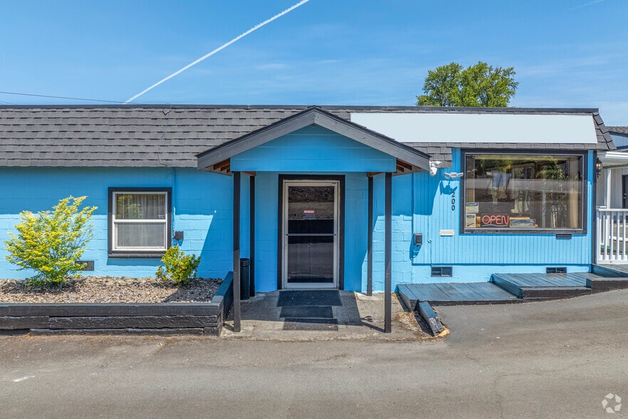 97 SE Conyers St, Clatskanie, OR à vendre - Photo du bâtiment - Image 2 de 20