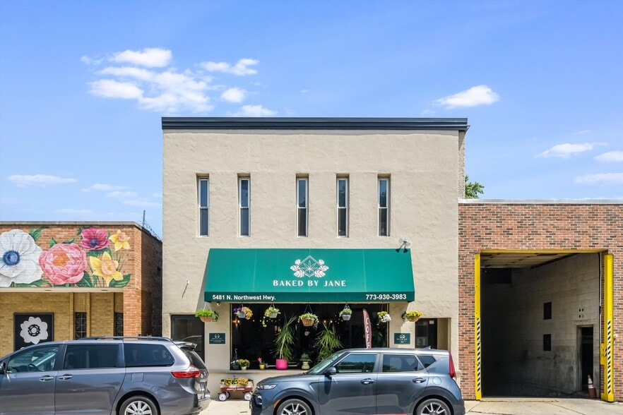 5481 N Northwest Hwy, Chicago, IL à vendre - Photo du bâtiment - Image 1 de 46