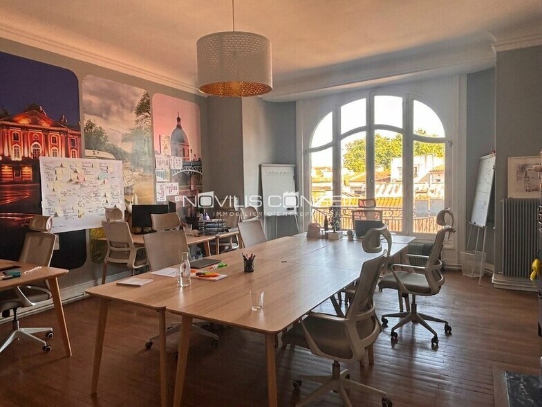Office in Toulouse for lease - Interior Photo - Image 2 of 11