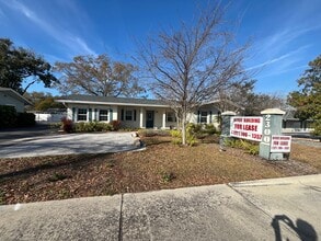 2300 W Bay Dr, Largo, FL à louer Photo intérieure- Image 1 de 4