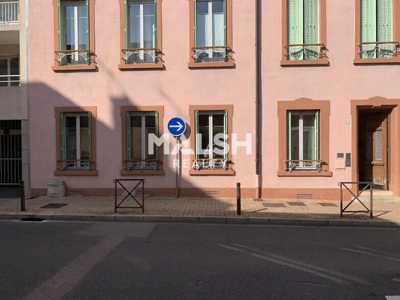 Bureau dans Villefranche-sur-Saône à louer - Photo du bâtiment - Image 1 de 13