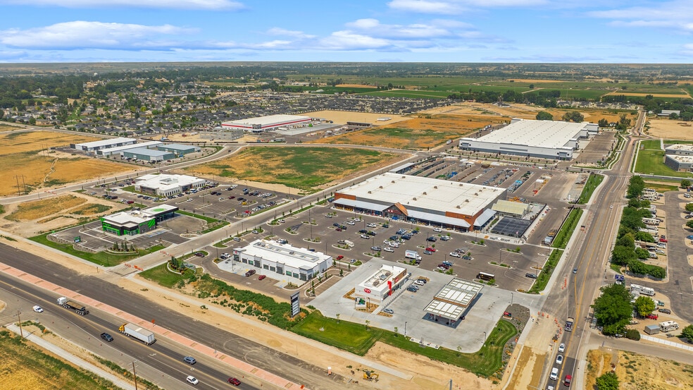 805 Saddle Ave, Caldwell, ID for sale - Building Photo - Image 2 of 15