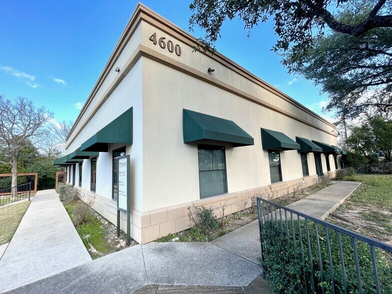 4600 Spicewood Springs Rd, Austin, TX à louer - Photo du bâtiment - Image 2 de 4