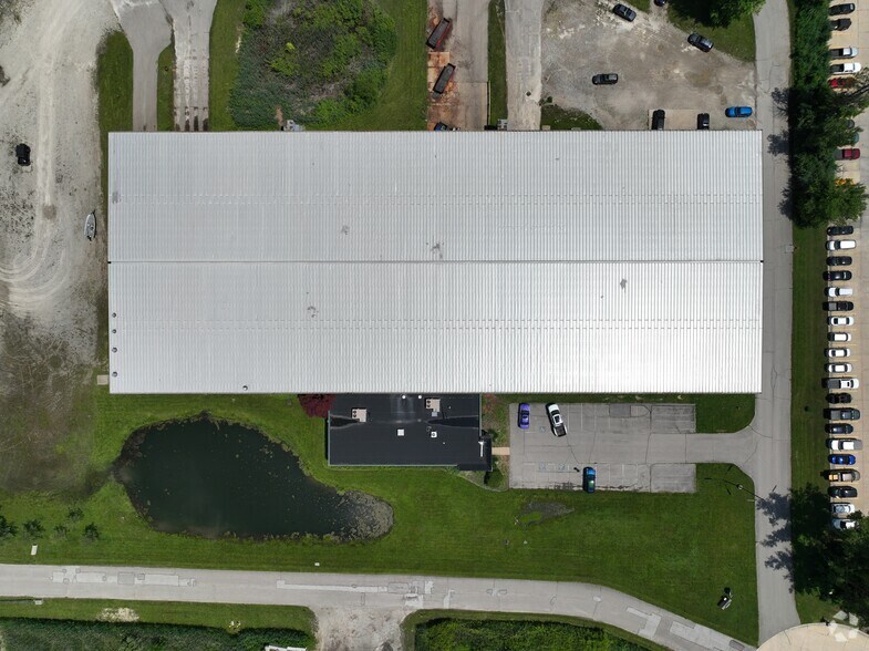892 Callendar Blvd, Painesville, OH à louer - Photo du bâtiment - Image 3 de 17