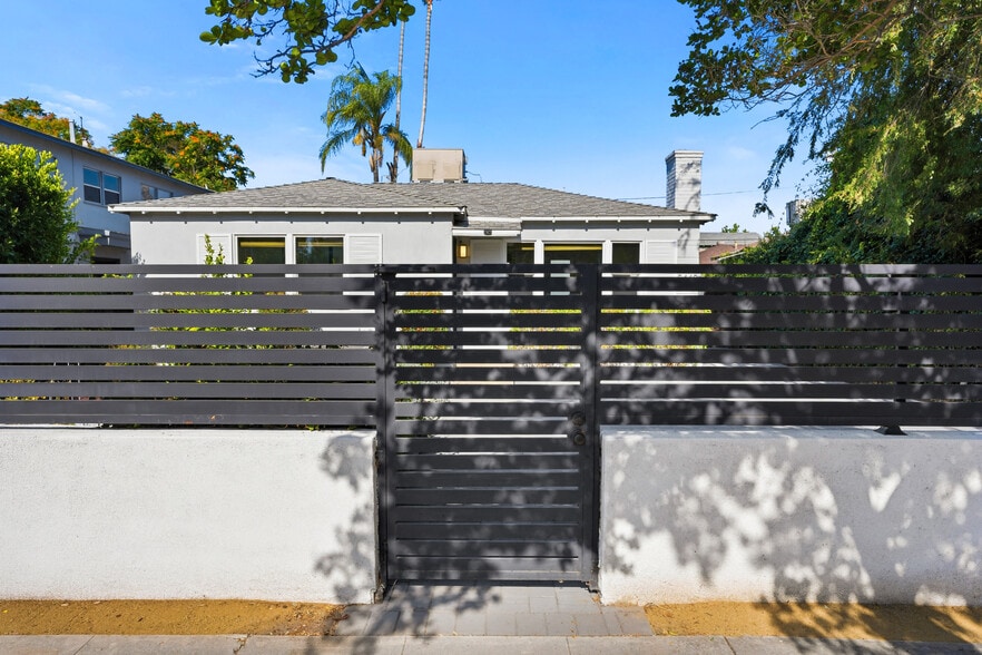 5438 Colfax Ave, North Hollywood, CA à vendre - Photo du bâtiment - Image 3 de 71