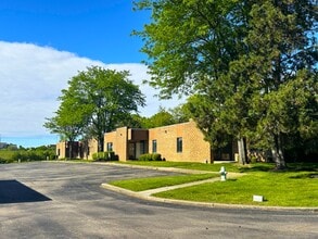 3160-3162 Presidential Dr, Fairborn, OH à louer Photo du bâtiment- Image 2 de 9