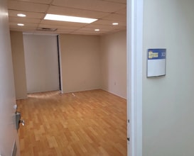 12955 Biscayne Blvd, North Miami, FL à louer Photo intérieure- Image 1 de 3