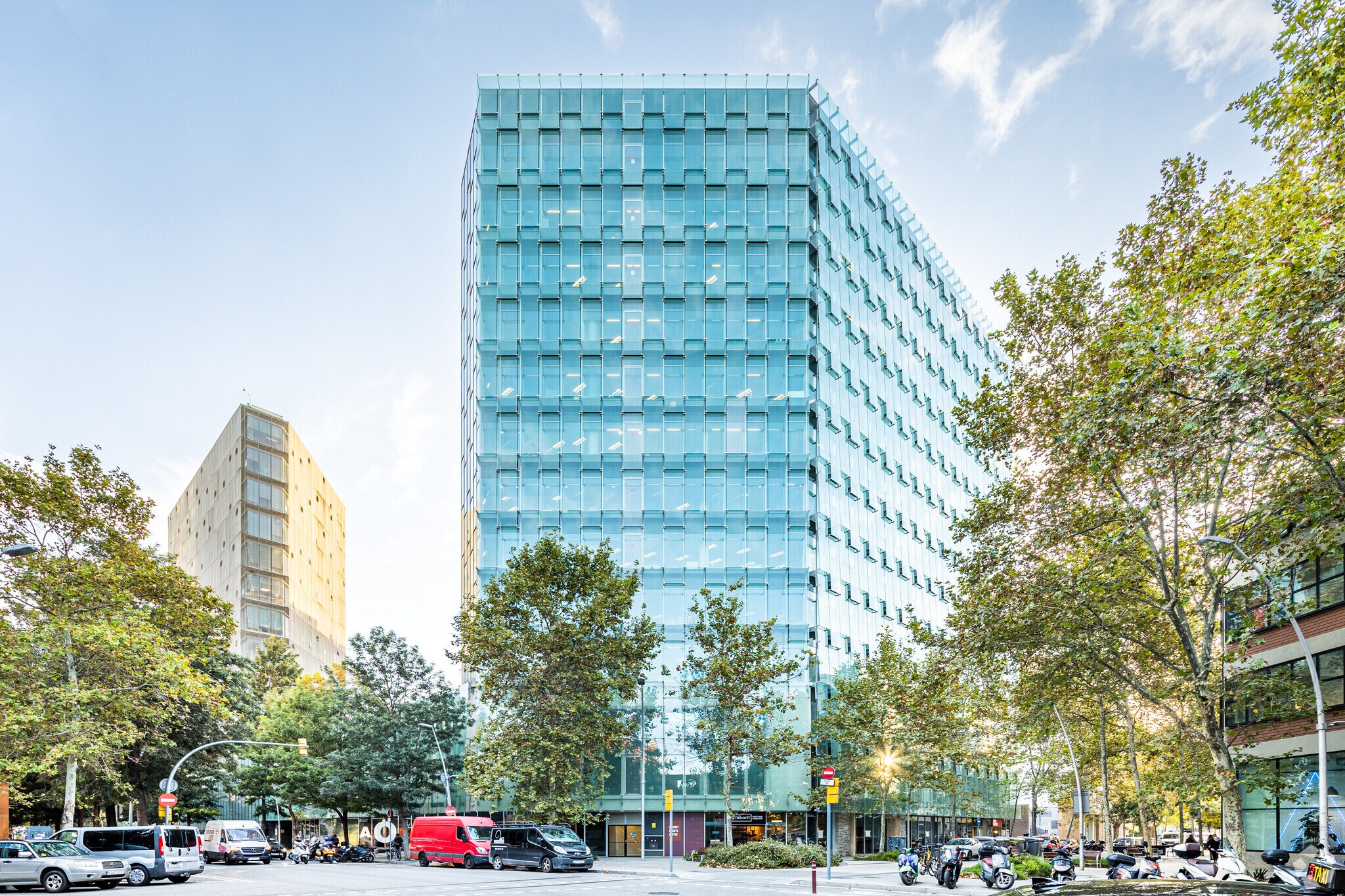 Office in Barcelona, Barcelona for lease Primary Photo- Image 1 of 6