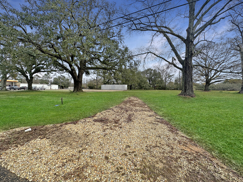 78456 Highway 437, Covington, LA for lease - Primary Photo - Image 1 of 8