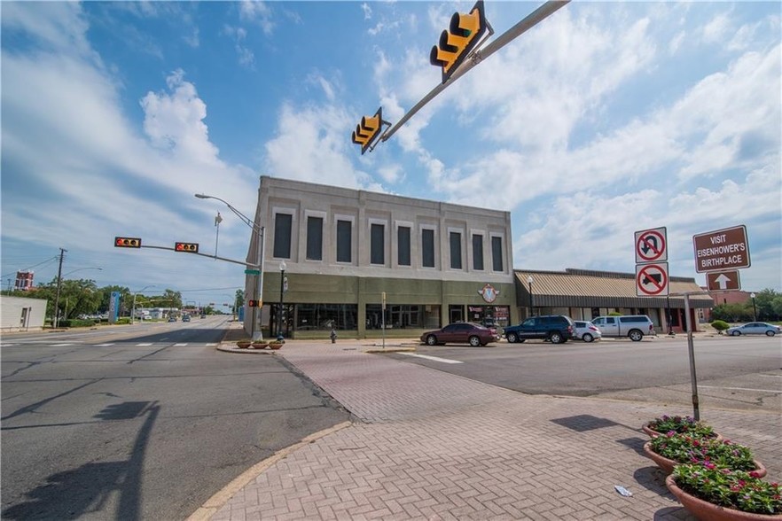 131 W Main St, Denison, TX à vendre - Photo du bâtiment - Image 1 de 1