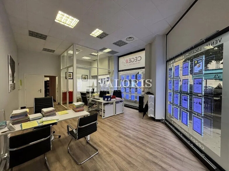 Retail in Lyon for lease - Interior Photo - Image 2 of 6