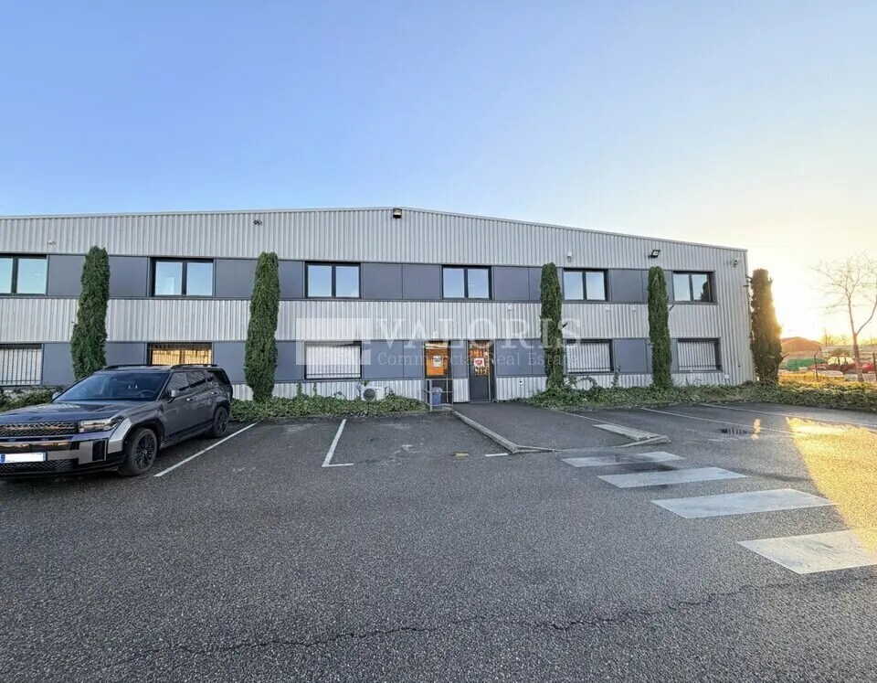 4 Rue Fulgencio Gimenez, Vaulx-en-Velin for lease Primary Photo- Image 1 of 9