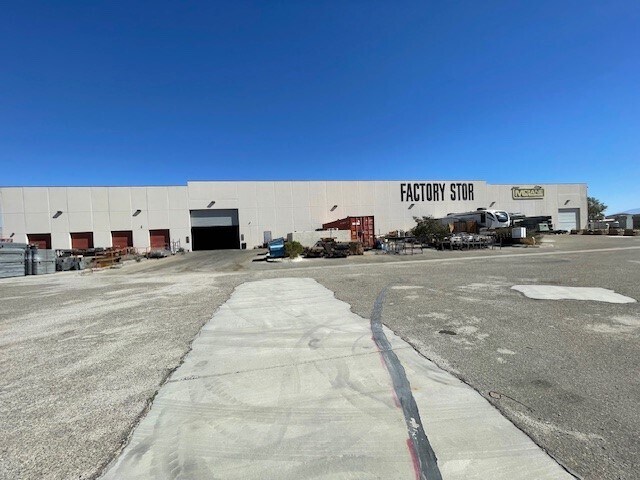 19125 N Indian Canyon Ave, North Palm Springs, CA à louer - Photo du bâtiment - Image 3 de 9