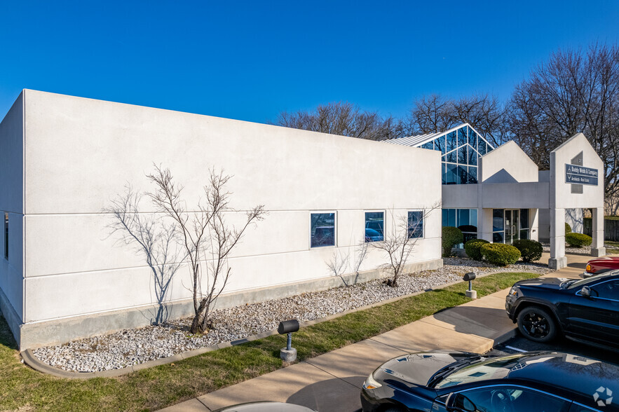 3057 E Cairo St, Springfield, MO for lease - Building Photo - Image 2 of 6