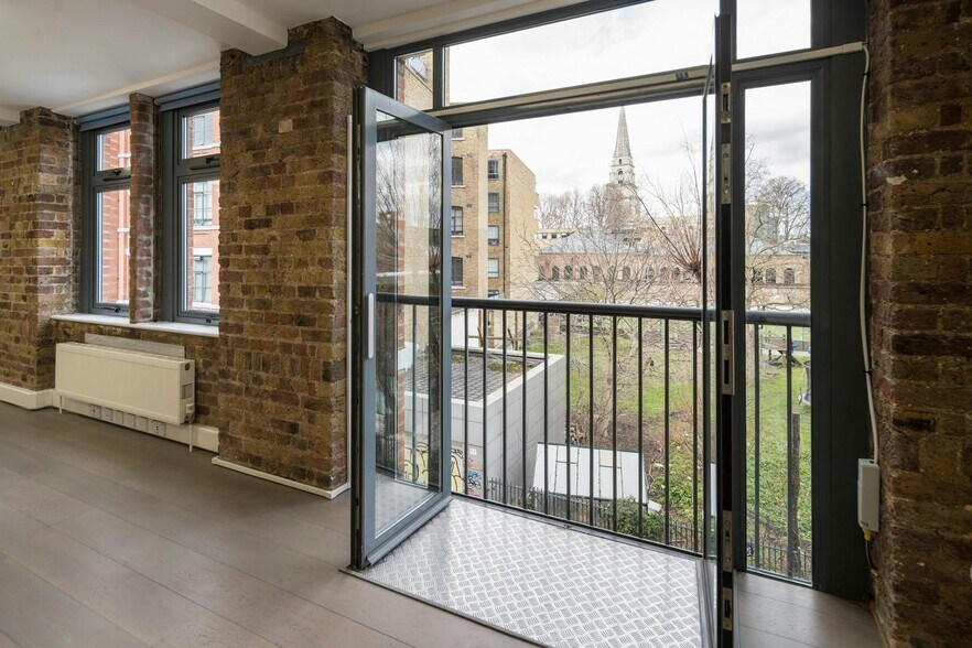 54 Commercial St, Londres à louer - Photo du bâtiment - Image 3 de 12