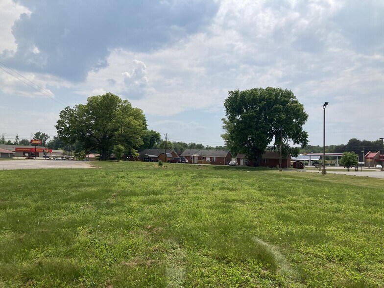 88 Home Run Dr, Munfordville, KY à vendre - Photo principale - Image 1 de 2