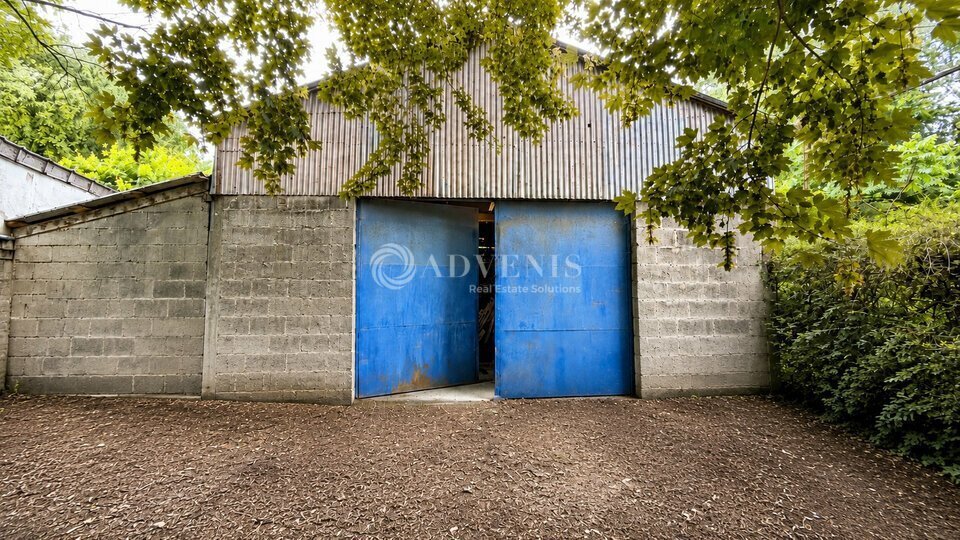 Local d'activités dans Vitry-sur-Seine à vendre - Photo du bâtiment - Image 2 de 11