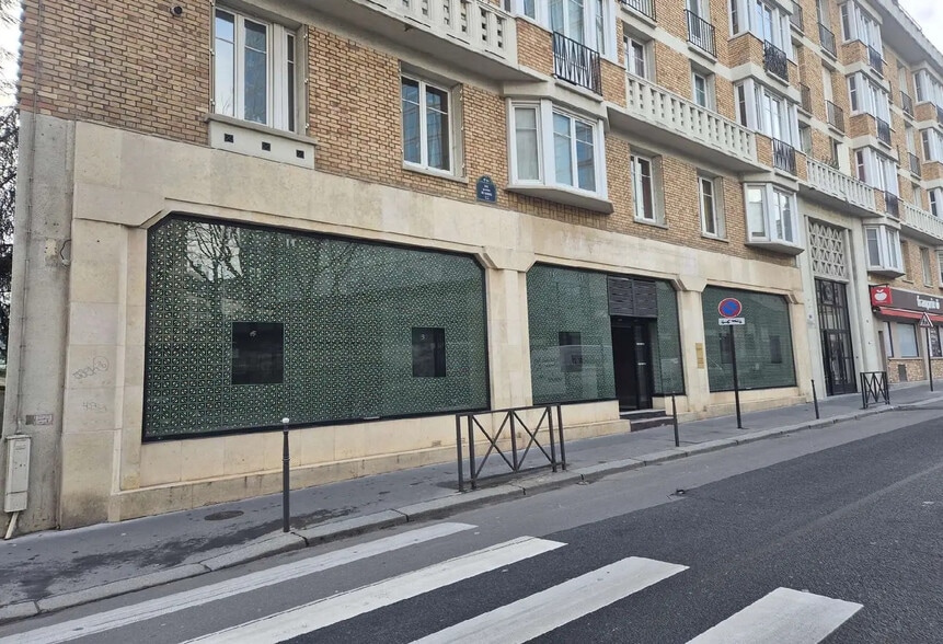 Retail in Paris for lease - Building Photo - Image 2 of 10