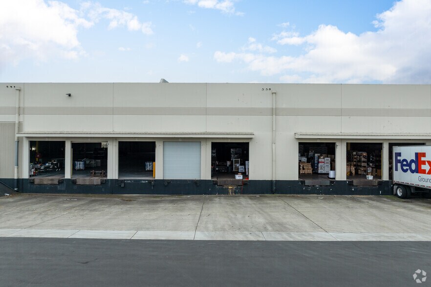 2263-2277 National Ave, Hayward, CA à louer - Photo du bâtiment - Image 3 de 6