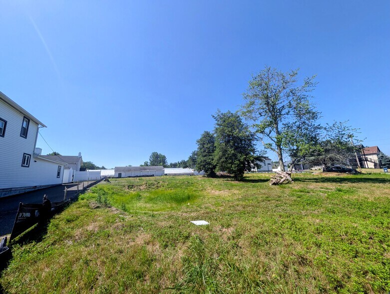 2 & 4 Foggia Wy, Oceanport, NJ for sale - Building Photo - Image 3 of 6