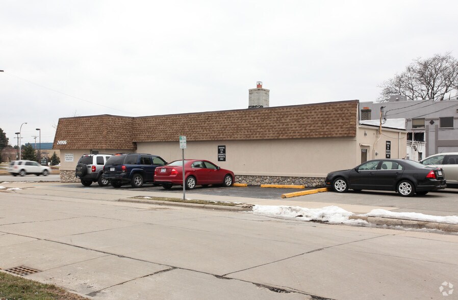 24906 Michigan Ave, Dearborn, MI for lease - Building Photo - Image 1 of 6