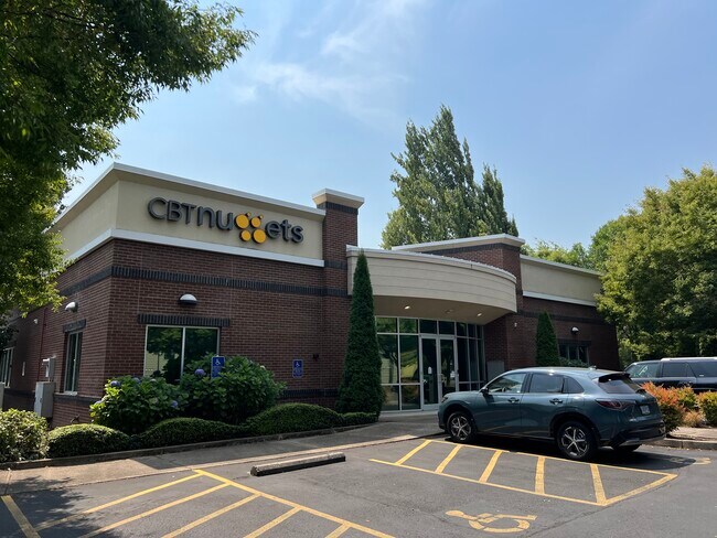 Plus de détails pour 2850 Crescent Ave, Eugene, OR - Commerce de détail à louer