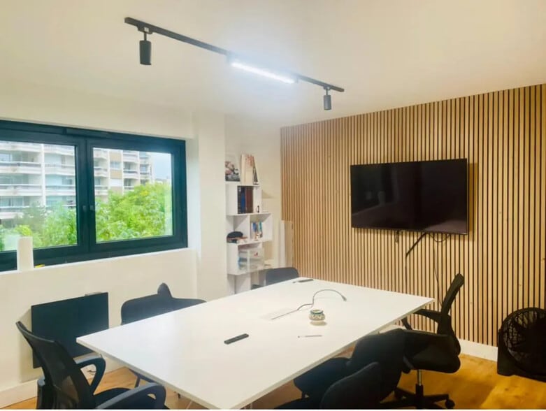 Office in Courbevoie for sale - Interior Photo - Image 3 of 6