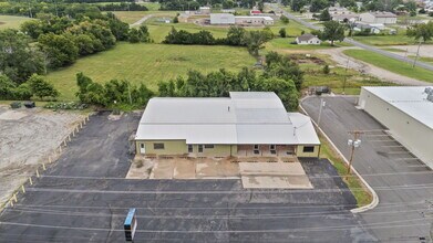 600 N Maple St, Garnett, KS - Aerial map view - Image1