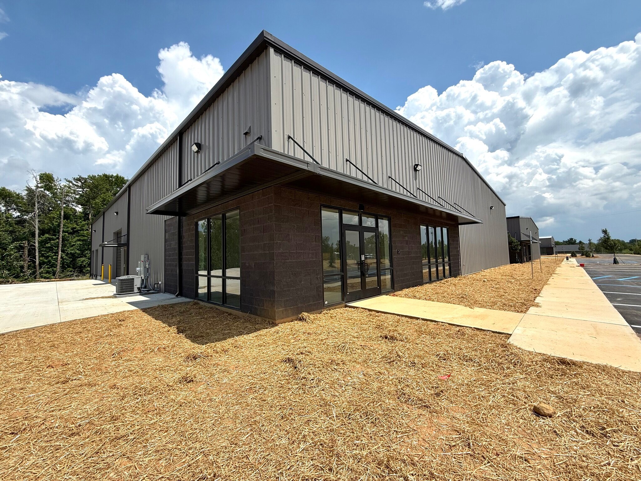 100 War Birds blvd, Spartanburg, SC à louer Photo principale- Image 1 de 24