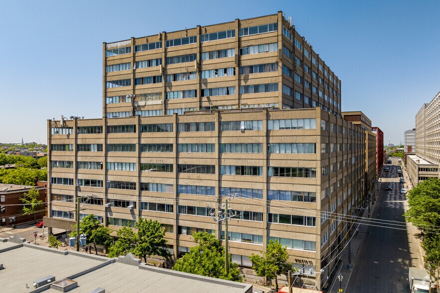 5333-5335 Av Casgrain, Montréal, QC for lease - Building Photo - Image 3 of 8