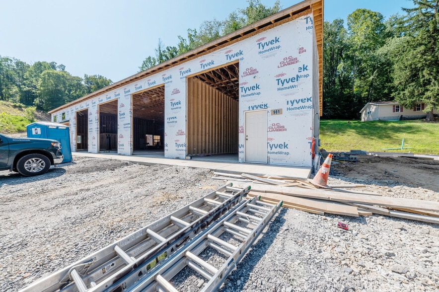 981 Canyon Rd, Morgantown, WV for lease - Building Photo - Image 2 of 9